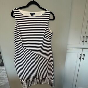 Chaps Women's Sz 12 Navy and White Striped nautical Sleeveless knee length Dress